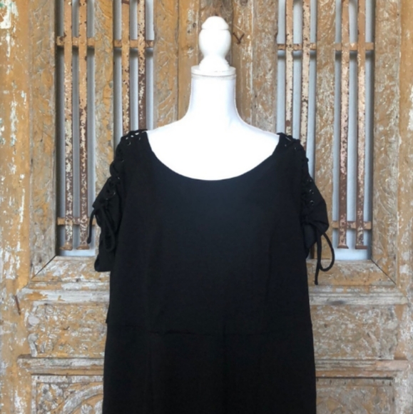 TORRID Black Short Sleeve DRESS Slimming PLUS 24 - Picture 5 of 7